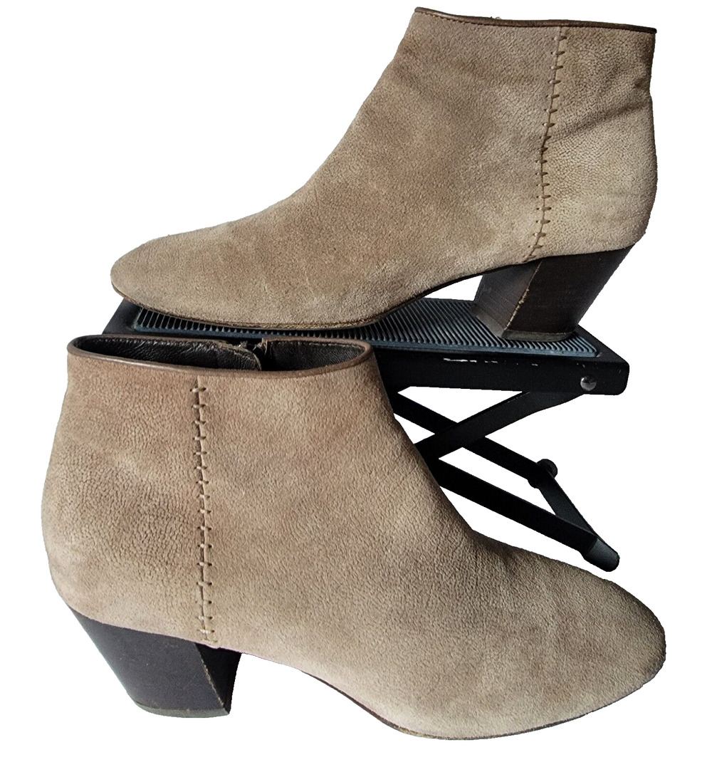 Aquatalia Felicia Taupe Suede Ankle Boots Zip Up Whip Stitch 8.5